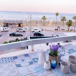 beach-front-apartment-larnaca.larnacahotels.org/